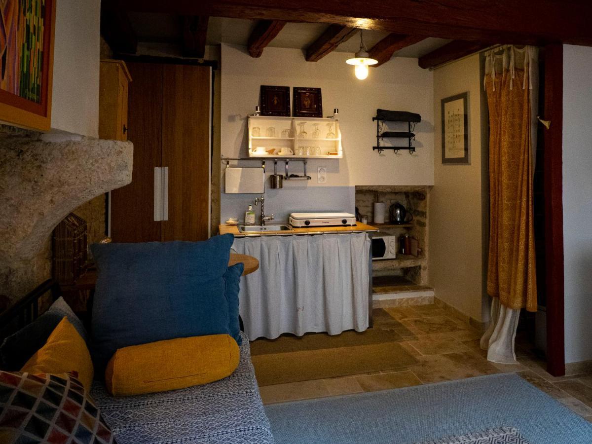 Villa Voyage… Noyers-sur-Serein Exterior foto